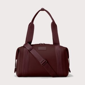 Landon Carryall in Ancho. Medium